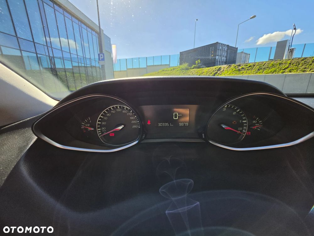 Peugeot 308 1.6 BlueHDi Allure S&S - 15