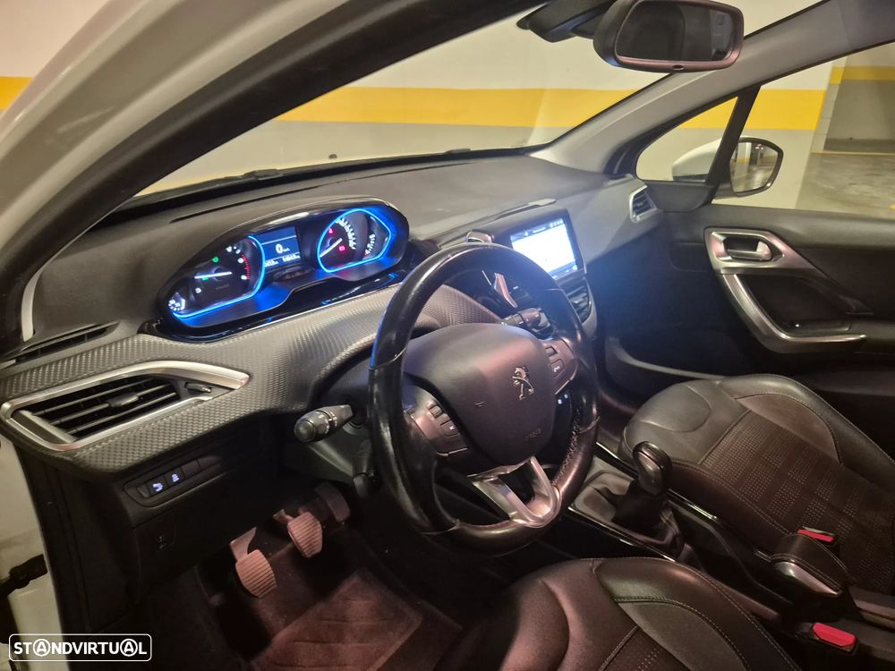 Peugeot 2008 1.6 BlueHDi Allure - 22