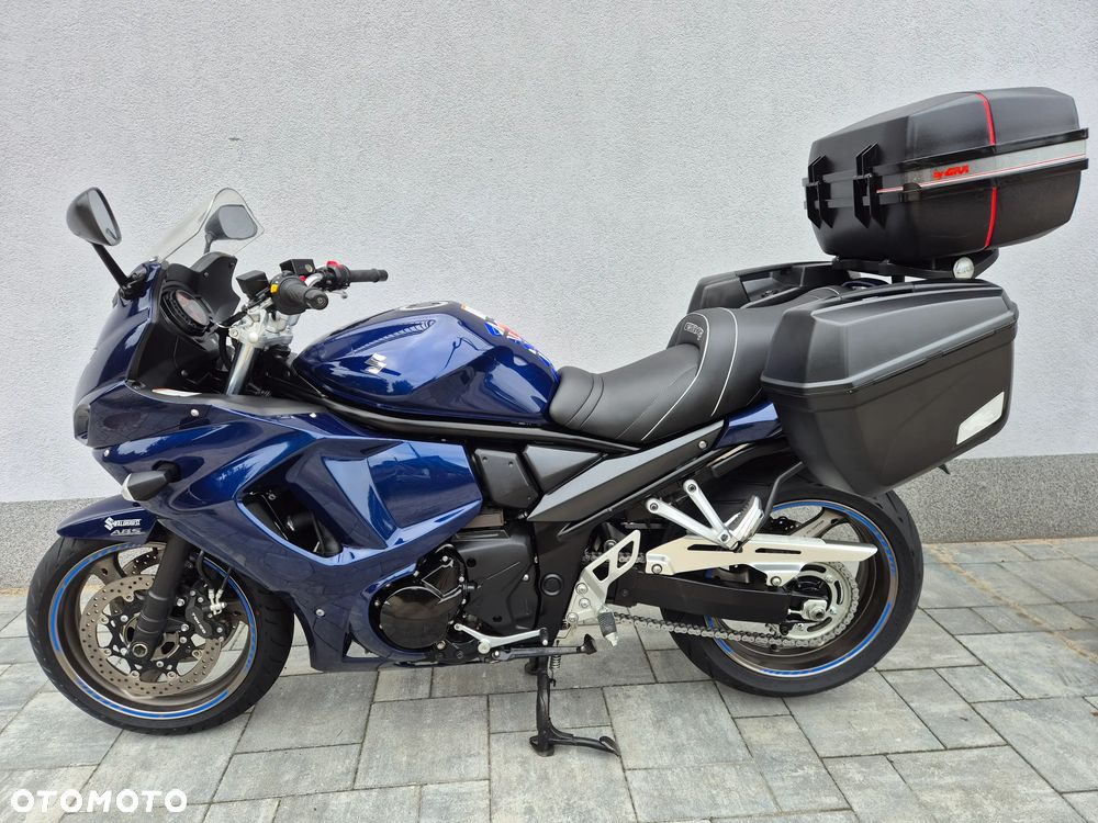 Suzuki GSX - 3