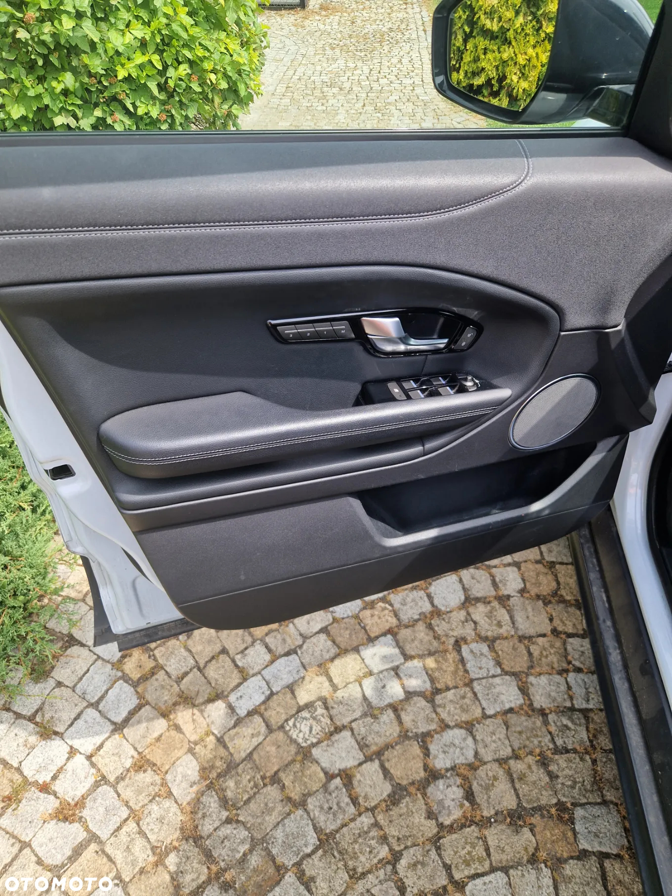 Land Rover Range Rover Evoque - 24