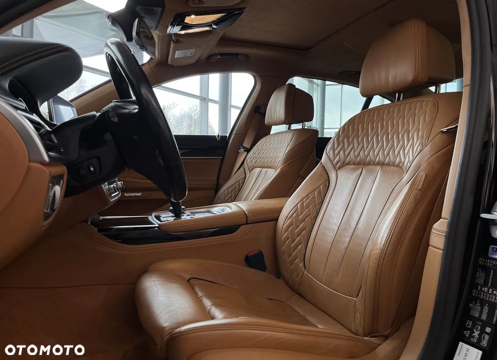 BMW Seria 7 740d xDrive - 27