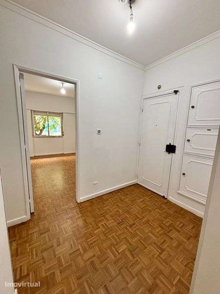 Apartamento T2 Renovado no Centro de Mem Martins - Grande imagem: 4/8