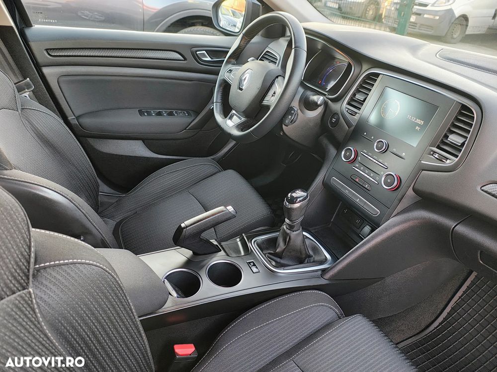 Renault Megane BLUE dCi 115 BUSINESS EDITION - 17