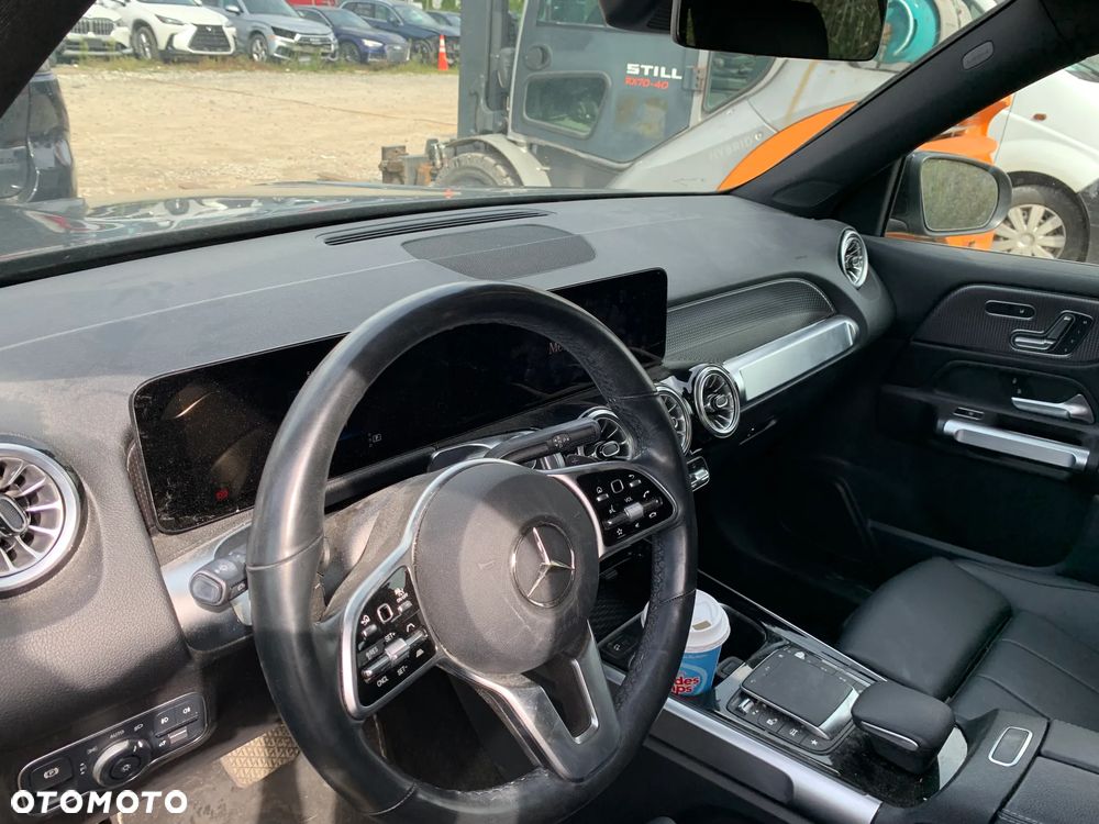 Mercedes-Benz GLB 250 4Matic 8G-DCT - 7