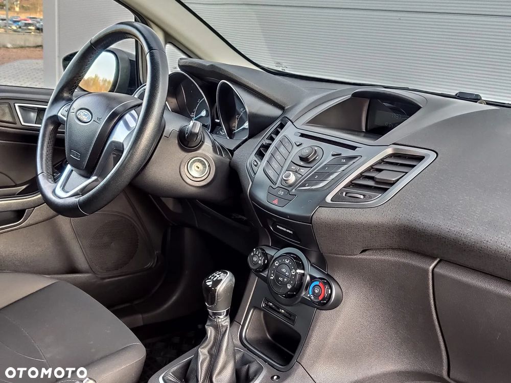 Ford Fiesta 1.4 Trend - 13