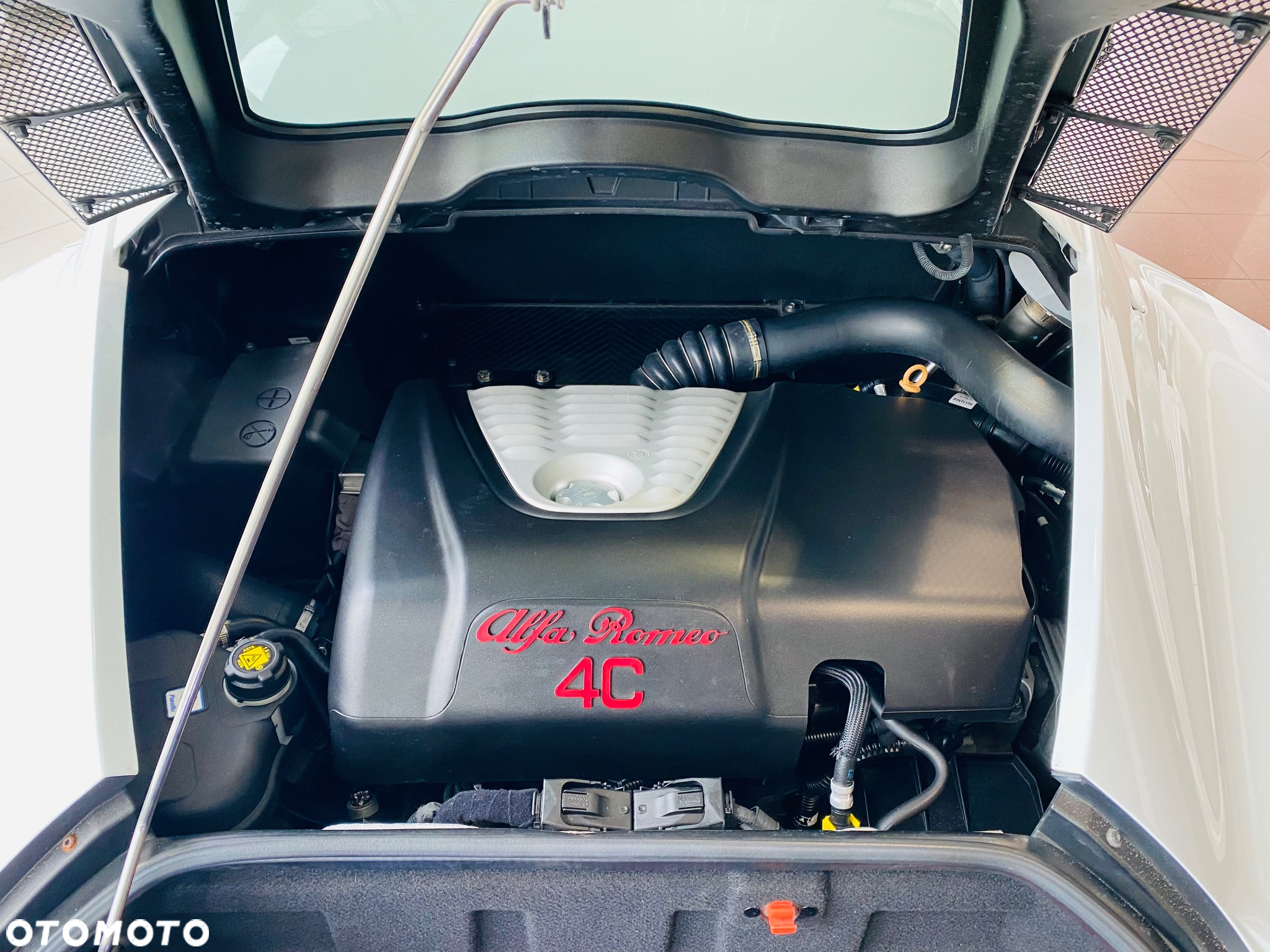 Alfa Romeo 4C 1750 TBi TCT - 10