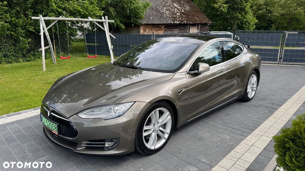 Tesla Model S 90 D - 14