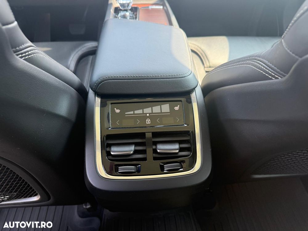 Volvo XC 60 B5 MHEV AT8 AWD R-Design - 22