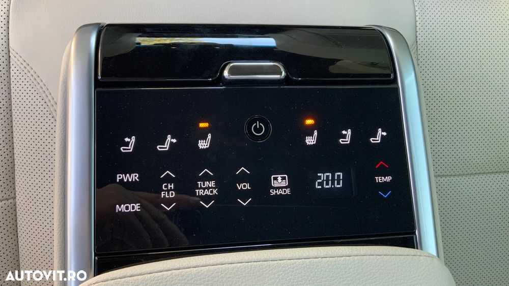 Toyota Camry 2.5 HEV Luxury - 23