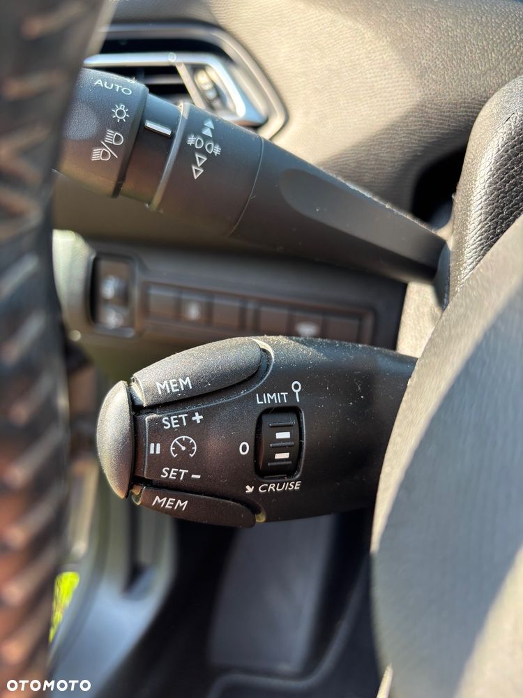 Peugeot 308 1.5 BlueHDi Allure S&S - 30