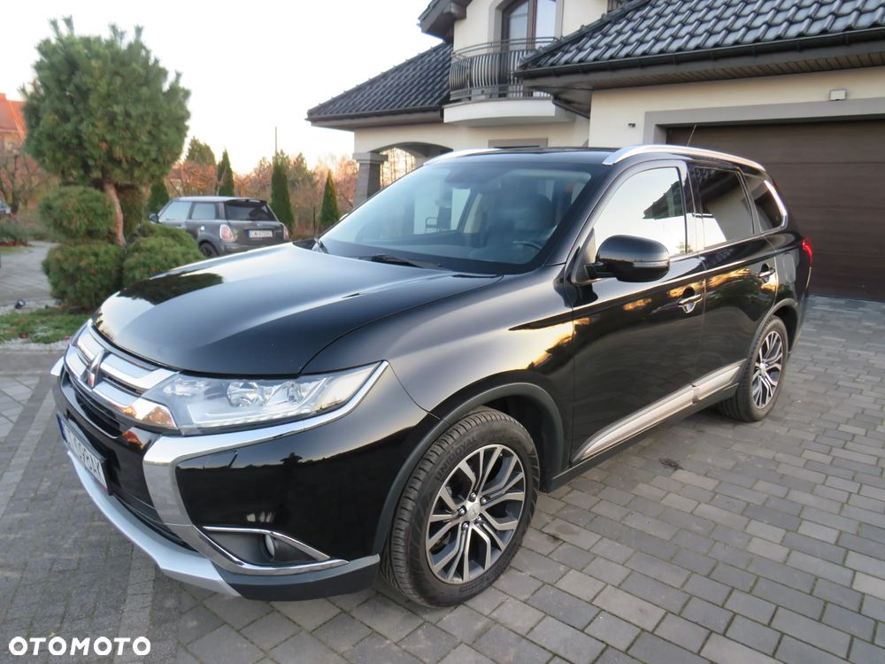Mitsubishi Outlander 2.2 DI-D 4WD Automatik Intense - 2