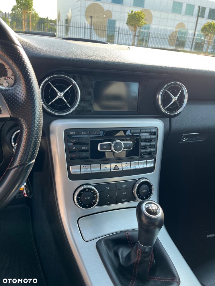 Mercedes-Benz SLK 200 CGI - 20