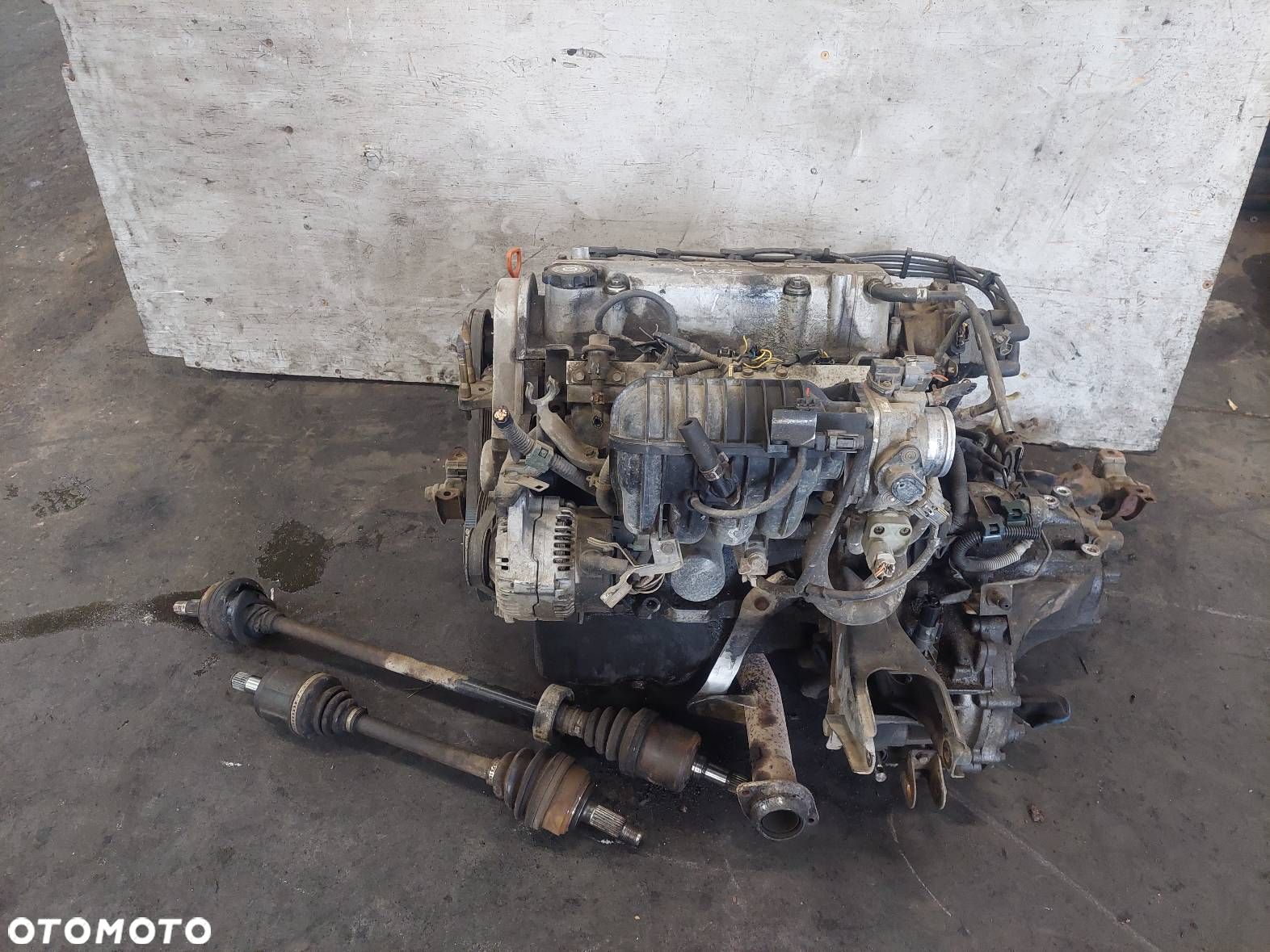 SILNIK BENZYNOWY KOMPLETNY OSPRZĘT SKRZYNIA CIVIC VI 1.4 16V D14A8 9A - 1