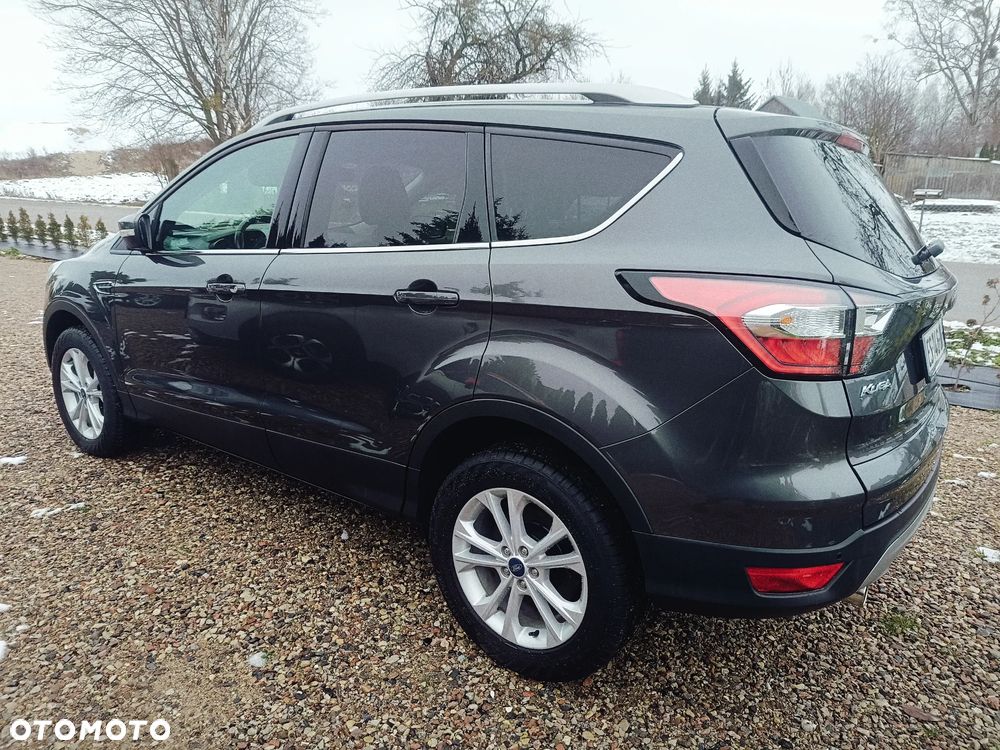 Ford Kuga 1.5 TDCi 2x4 Titanium - 16