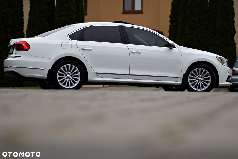 Volkswagen Passat - 22