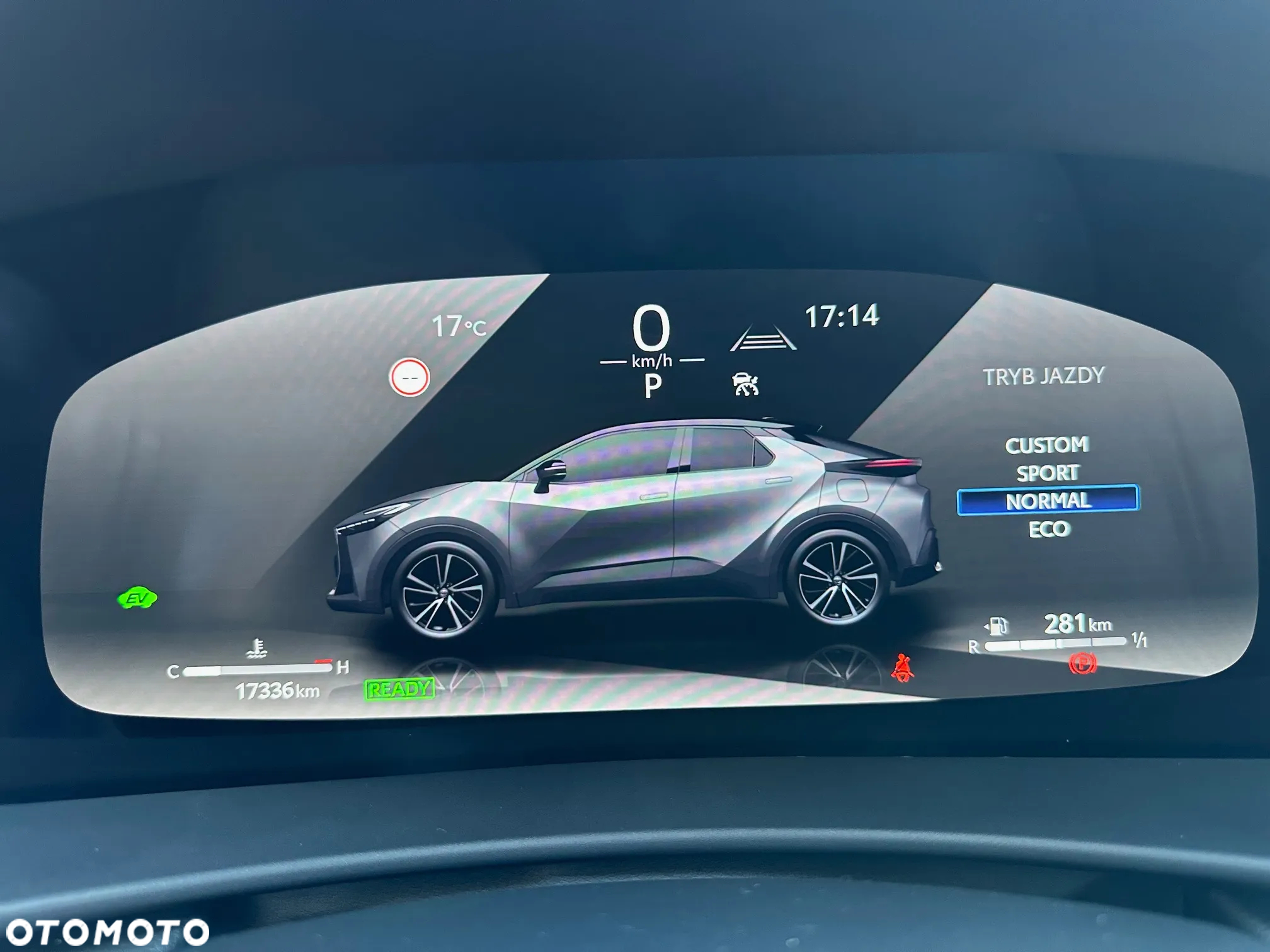 Toyota C-HR 1.8 Hybrid Team Deutschland - 28
