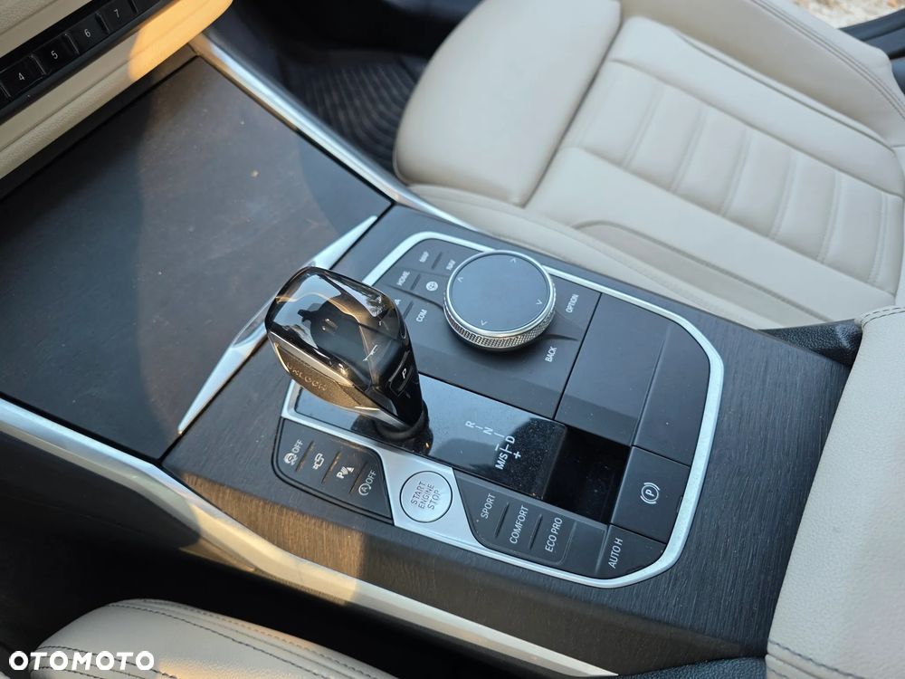 BMW Seria 3 330i Sport Line - 17