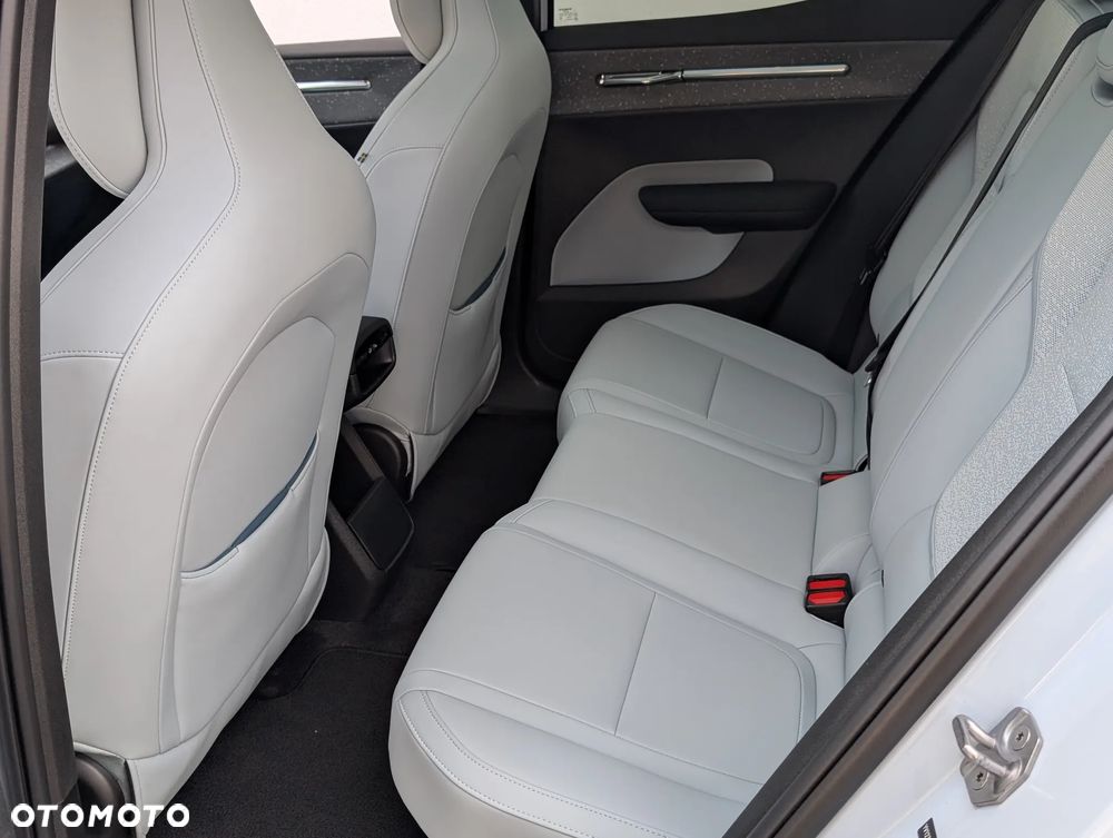 Volvo EX30 Twin Motor Performance AWD Ultra - 21