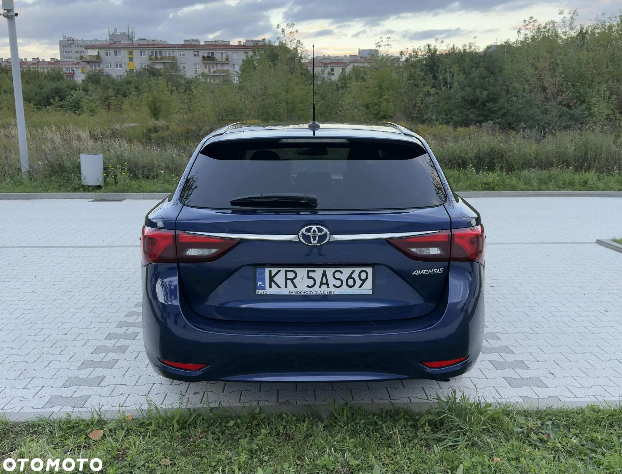 Toyota Avensis 2.0 D-4D Prestige - 5