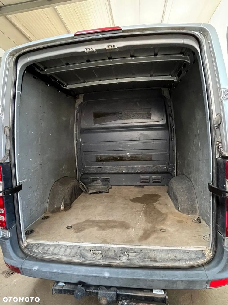 Mercedes-Benz Sprinter - 12
