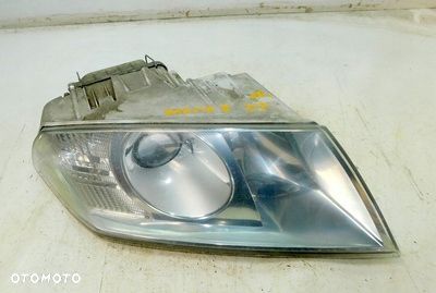 SKODA OCTAVIA II RS 2.0FSI 05r LAMPA REFLEKTOR PRAWY PRZÓD XENON EU - 1