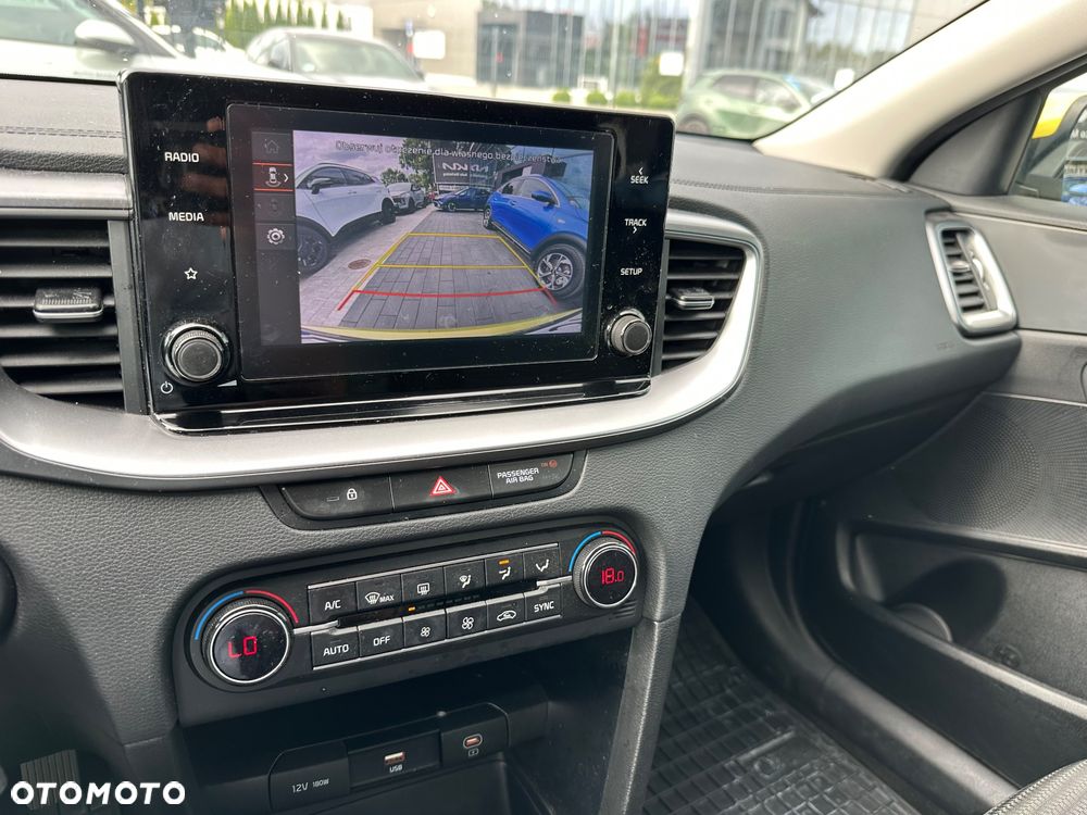 Kia XCeed - 8