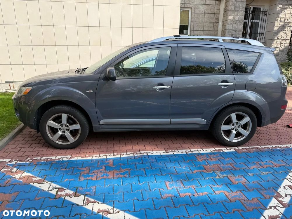 Mitsubishi Outlander 2.0 DID Intense + - 1