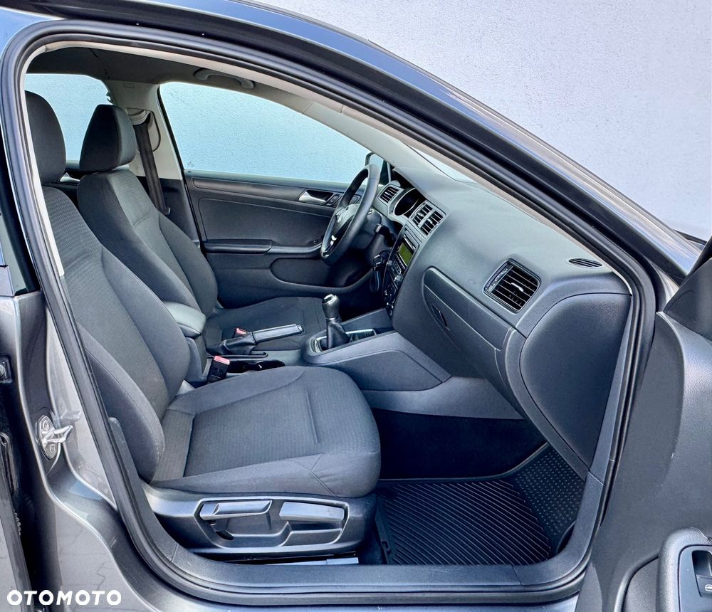 Volkswagen Jetta 2.0 Base - 11