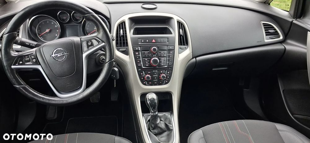 Opel Astra 1.4 150 Jahre - 13