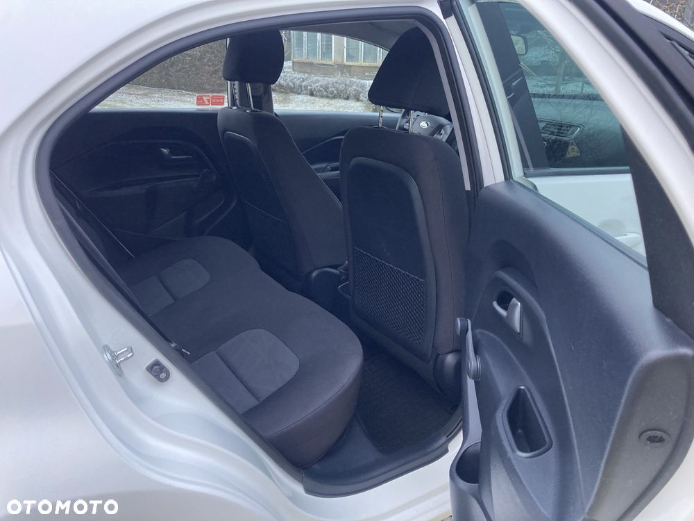 Kia Rio 1.2 XL Business Line - 10