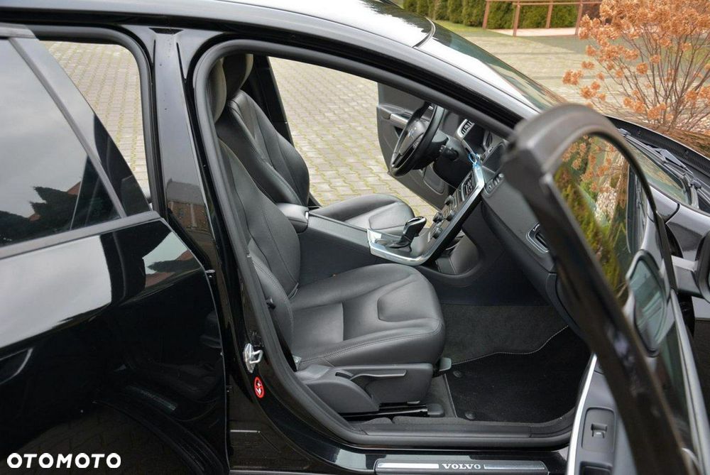 Volvo V60 D4 Geartronic Momentum Pro - 21