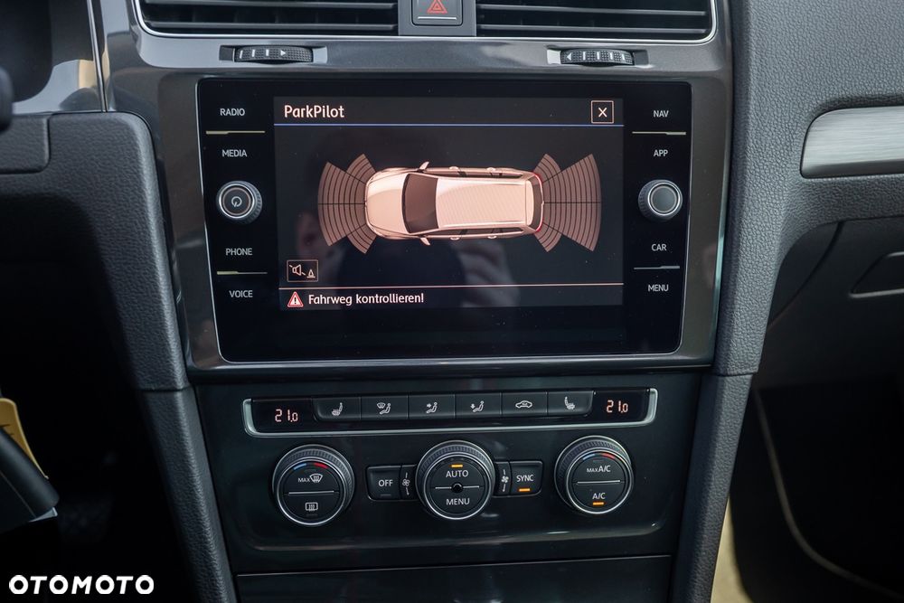 Volkswagen Golf Variant 2.0 TDI (BlueMotion Technology) Comfortline - 24