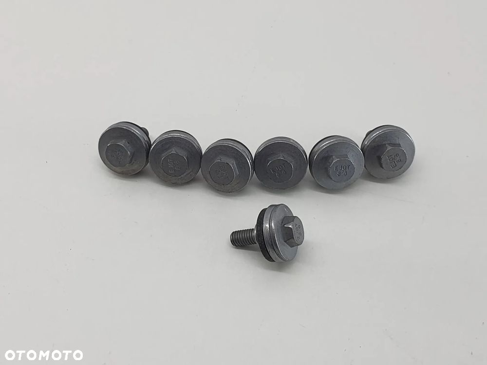SRUBA PODKLADKA  CAN AM RYKER - 9