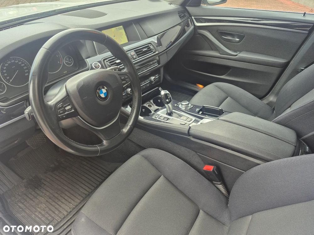 BMW Seria 5 518d Luxury Line - 9
