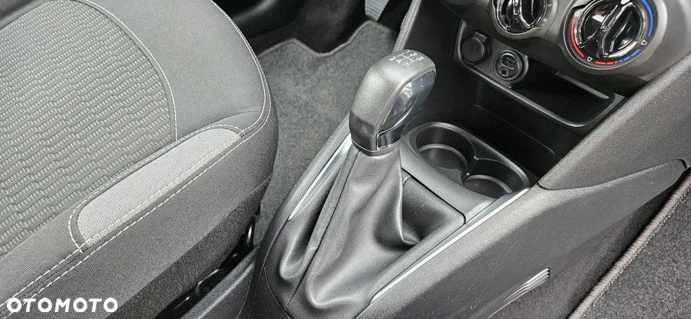Peugeot 208 - 25