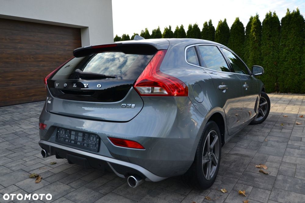 Volvo V40 2018 photo 2