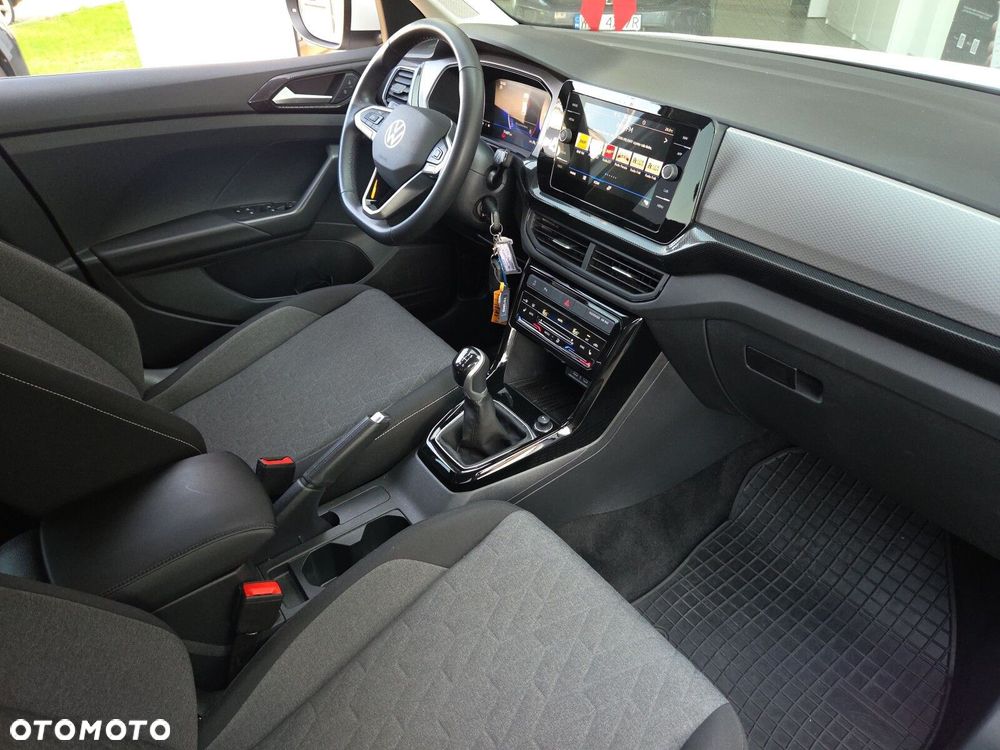 Volkswagen T-Cross - 13