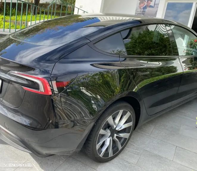 Tesla Model 3 - 11