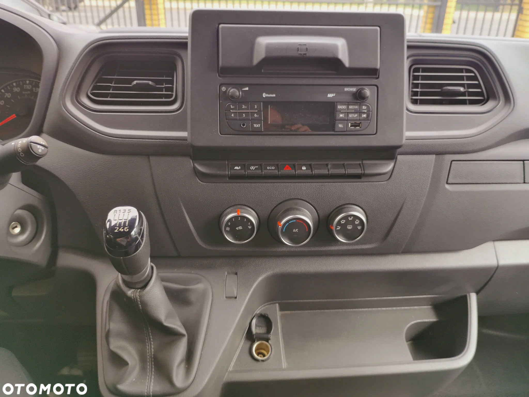 Nissan NV400 - 23