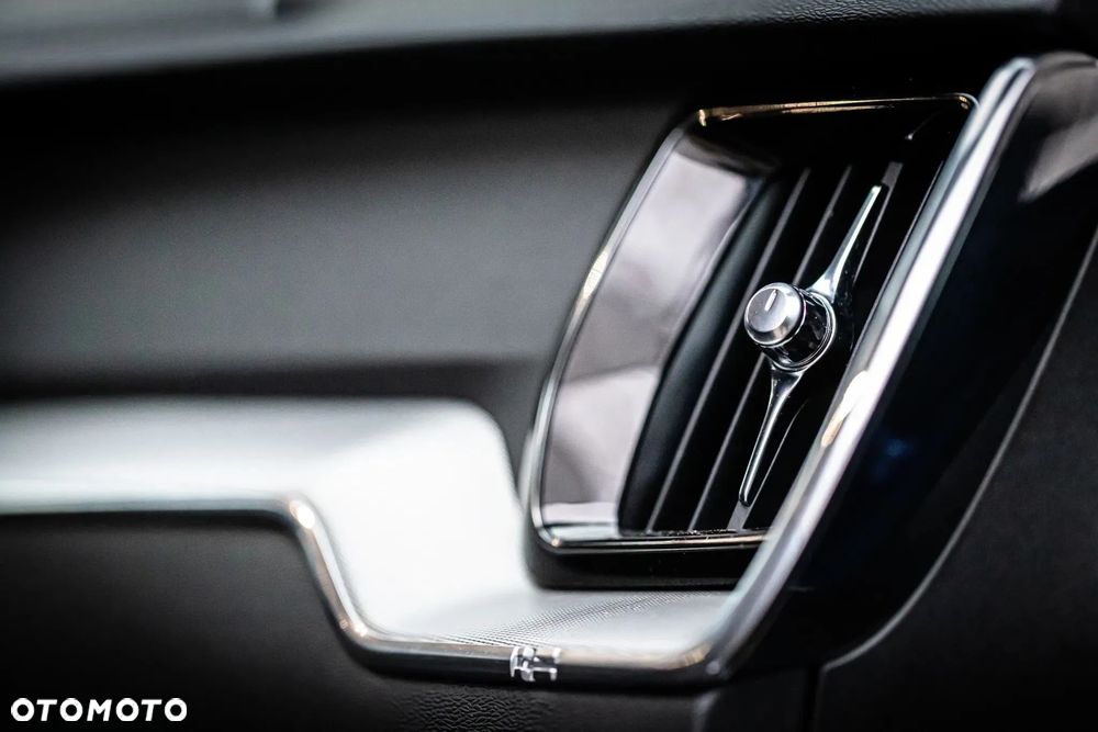 Volvo XC 60 T6 AWD R-Design - 12