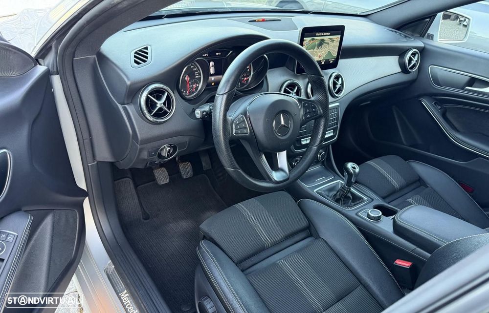 Mercedes-Benz CLA 180 - 12