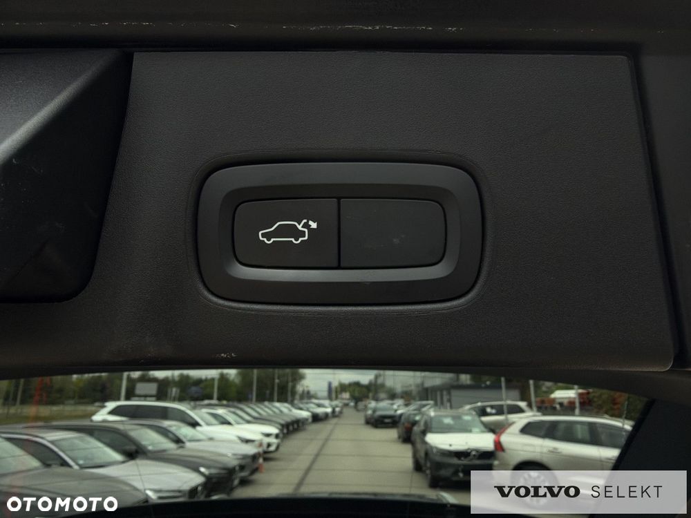 Volvo V90 Cross Country - 32