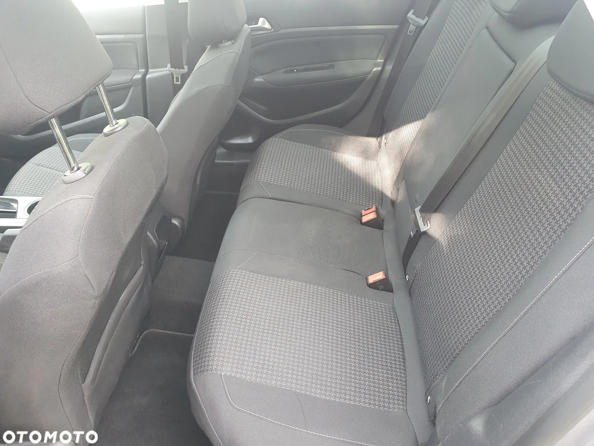 Peugeot 308 1.6 BlueHDi Allure S&S - 9