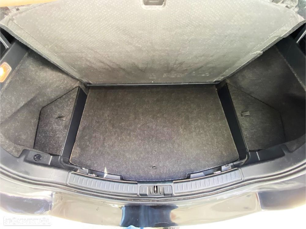 Toyota Auris Touring Sports 1.4 D-4D Com+P.Sport - 22