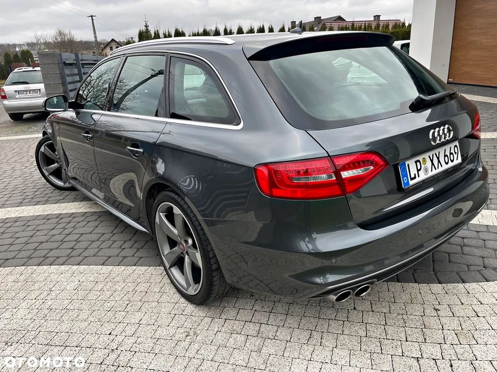 Audi A4 Avant 2.0 TDI DPF clean diesel multitronic S line Sportpaket - 15