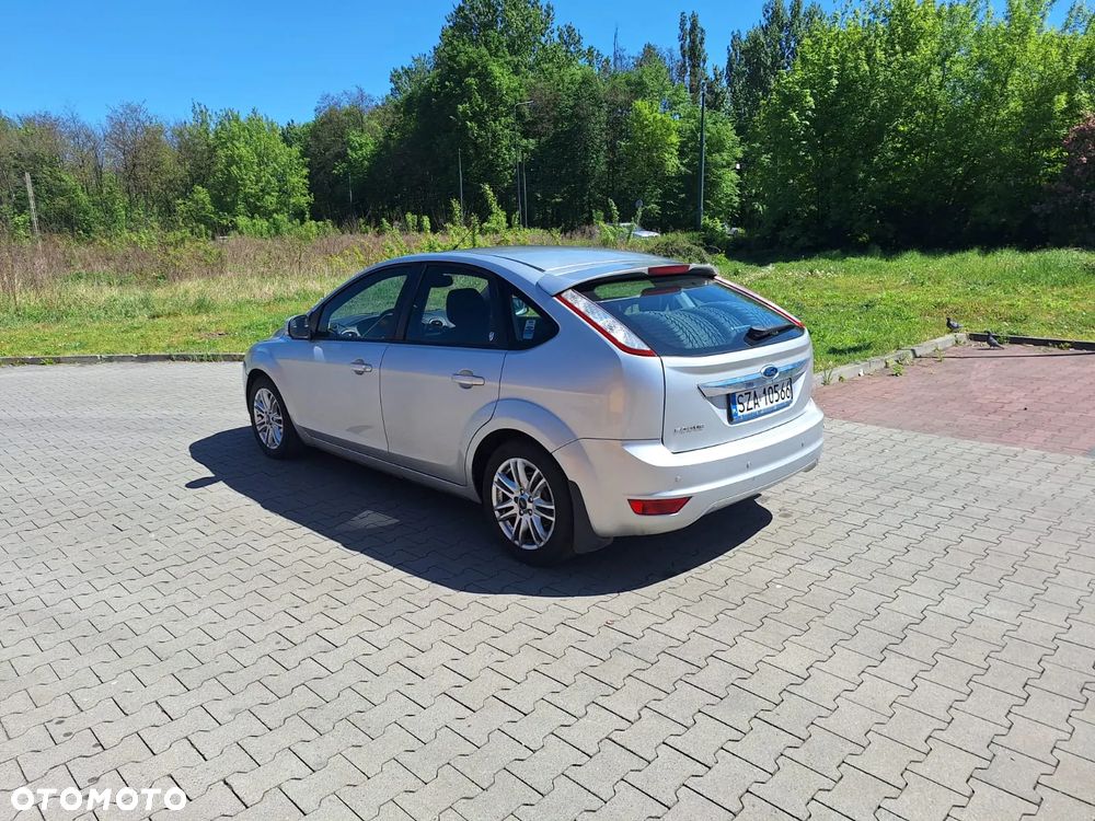 Ford Focus 1.6 Ghia - 10