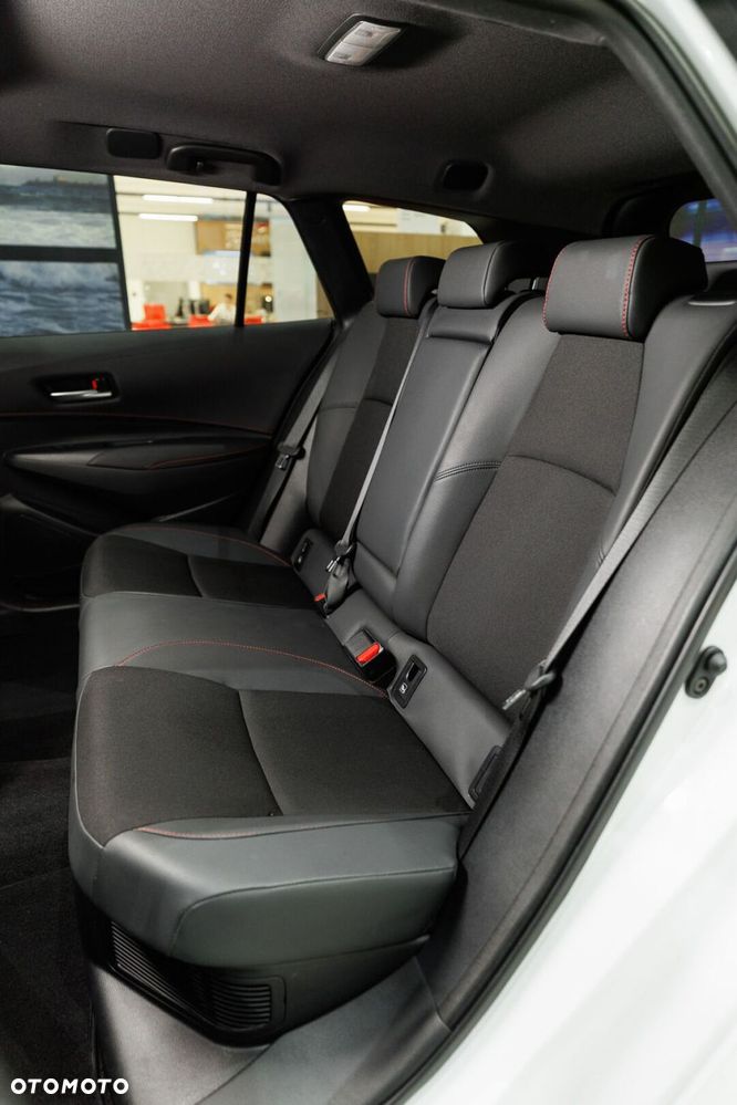 Toyota Corolla 1.8 Hybrid GR Sport Dynamic - 22
