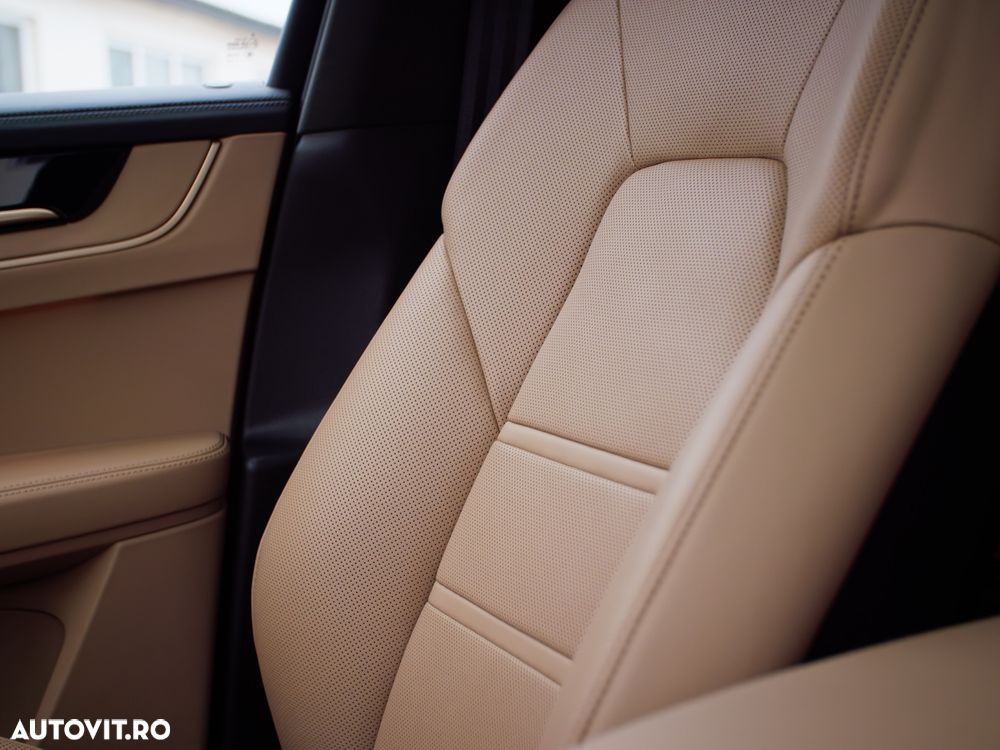 Porsche Cayenne - 31