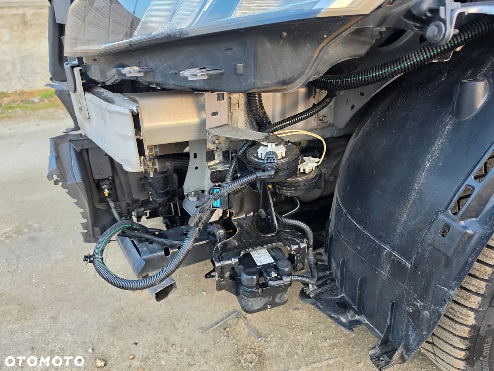 Peugeot 308 1.6 Hybrid PHEV Allure EAT8 - 33