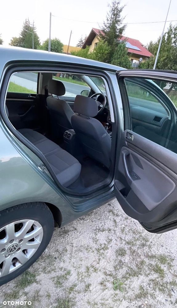 Volkswagen Golf 1.6 FSI Trendline - 6